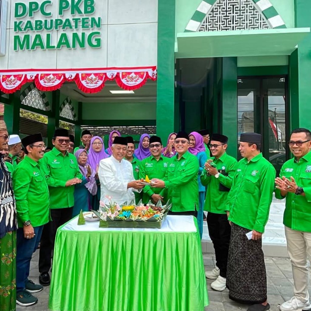 Tumpeng dari Gus Halim ke H. M. Sanusi, Lalu Berlabuh ke H. Kholiq: Isyarat Estafet Kepemimpinan Kabupaten Malang?